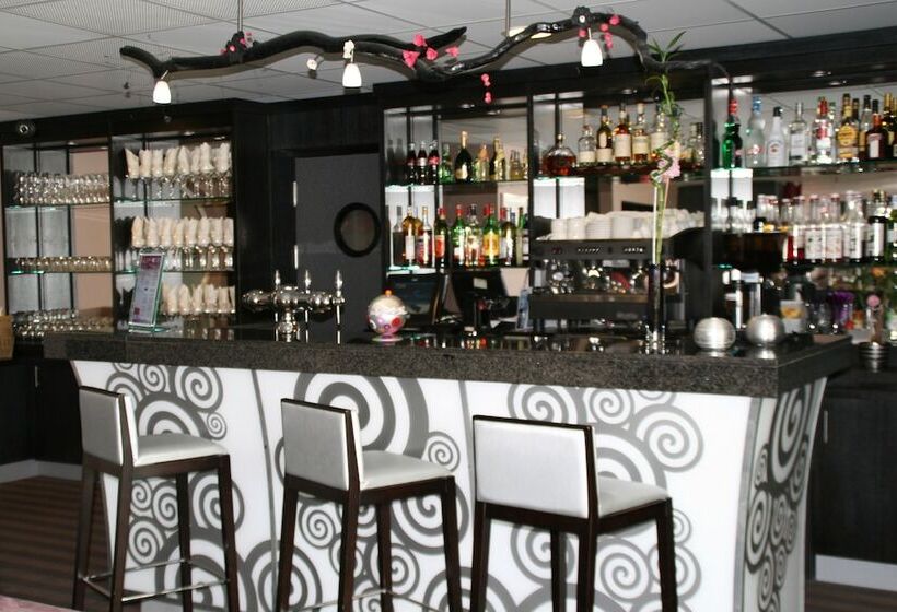 Отель Ax Hôtel Spa & Restaurant