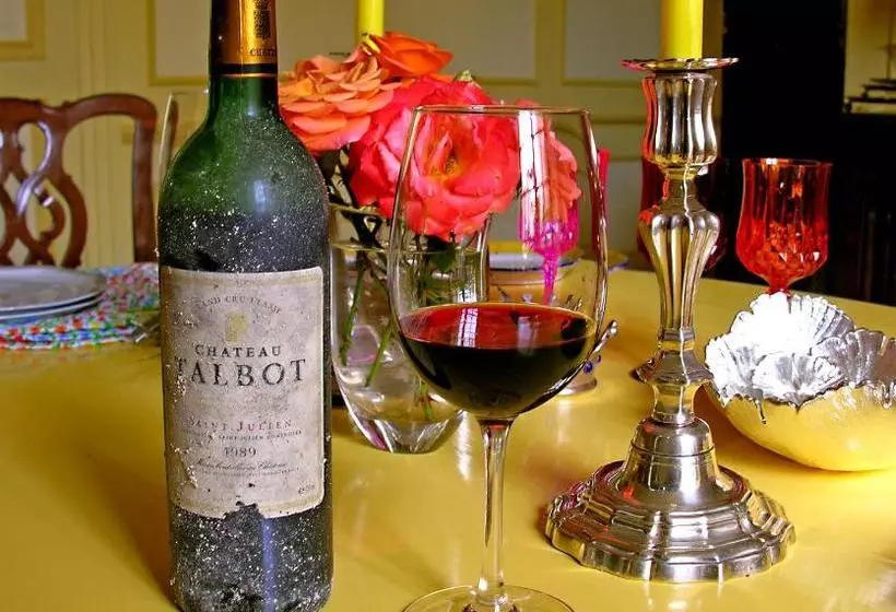 هتل Chateau De La Barre