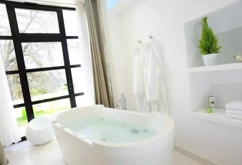 Hôtel Château Clément   Teritoria