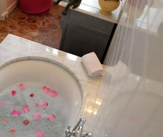 Hôtel Château Clément   Teritoria