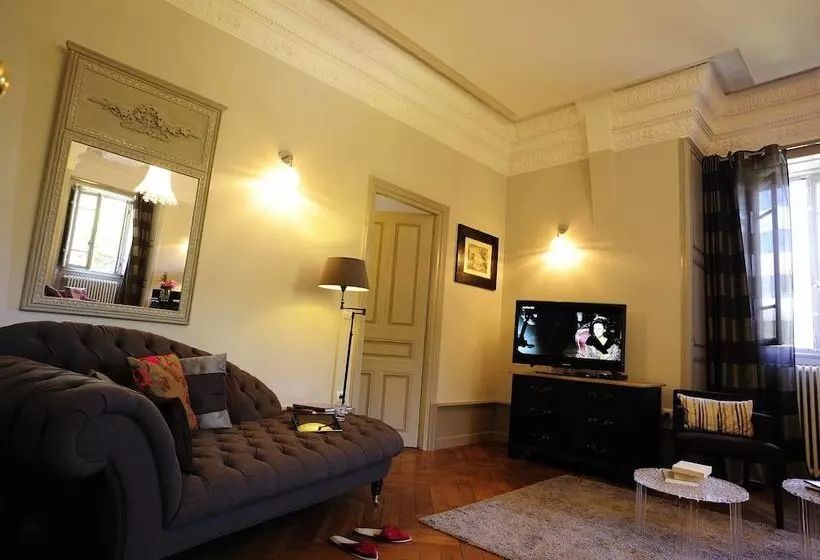 Hôtel Château Clément   Teritoria