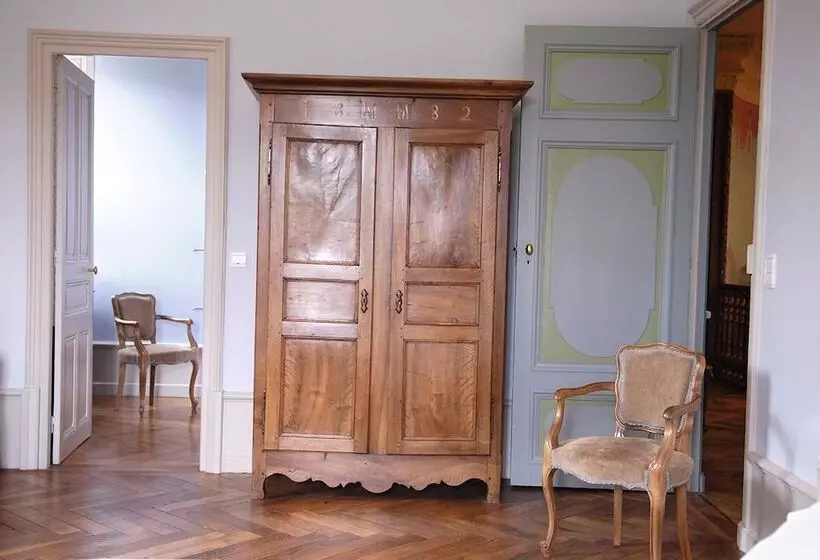 Hôtel Château Clément   Teritoria