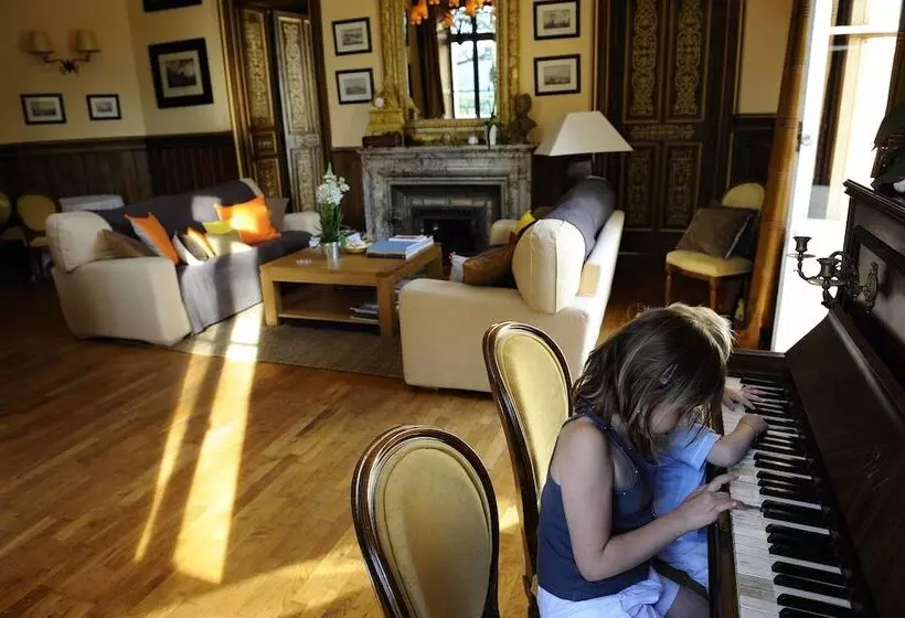 Hôtel Château Clément   Teritoria