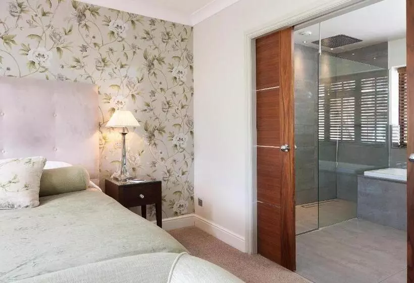 Отель Foxhills Club & Resort