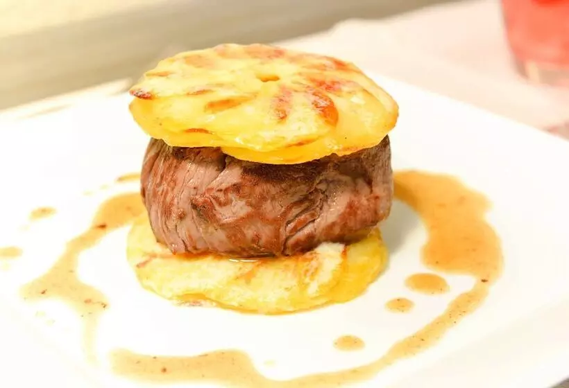 Отель Logis Hôtel Restaurant Des Corbières