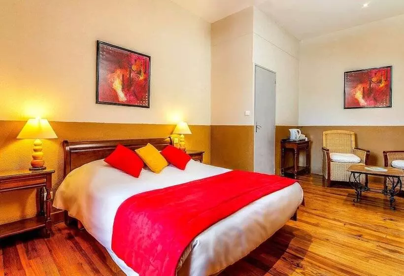 Отель Logis Hôtel Restaurant Des Corbières