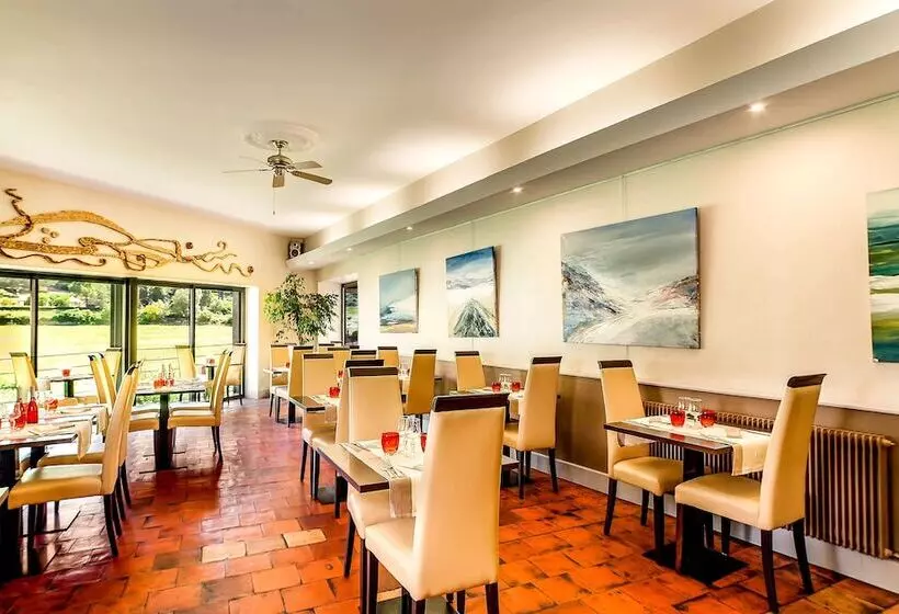 Отель Logis Hôtel Restaurant Des Corbières