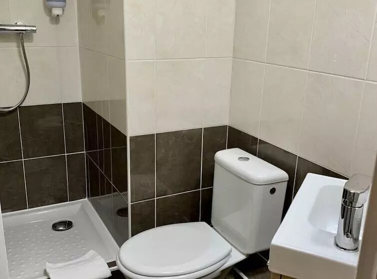 هتل Hôtel Le Keroman