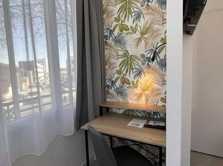 هتل Hôtel Le Keroman