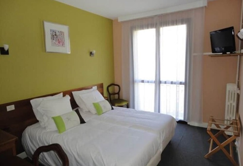 Отель Hôtel Ambroise