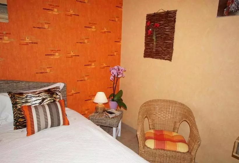 هتل Hôtel Restaurant La Sauldraie