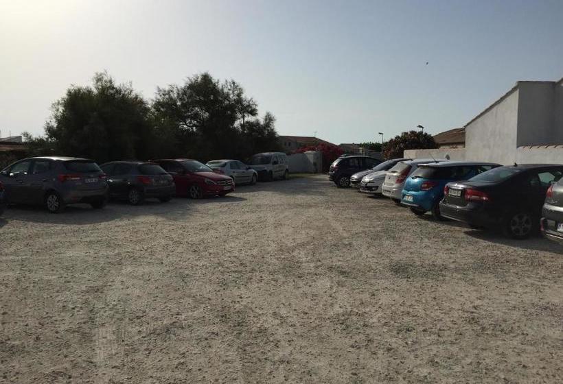 هتل Mas Des Salicornes