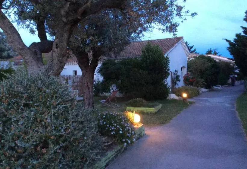 Hotell Mas Des Salicornes