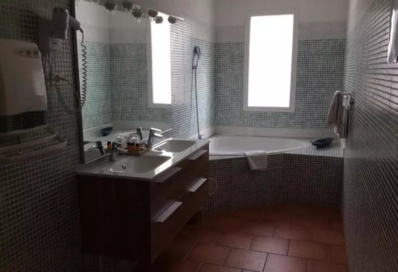 Hotell Mas Des Salicornes