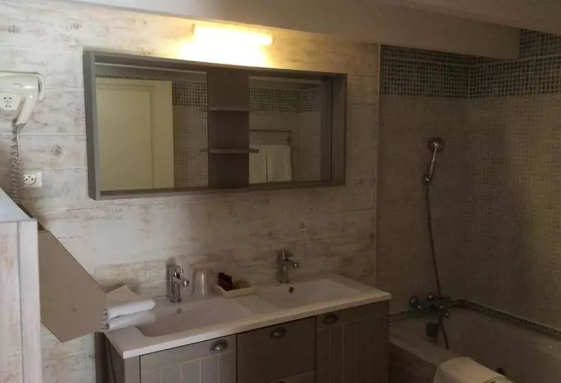 Hotell Mas Des Salicornes