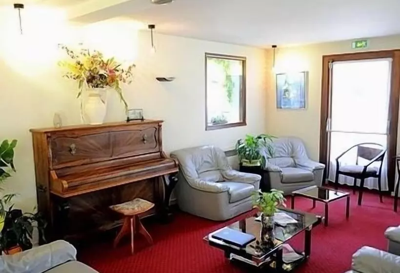 فندق Logis Le Relais De Pouilly