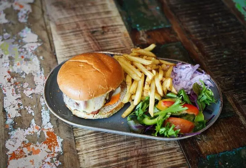 Отель Millstone Country Inn