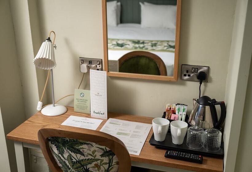 فندق Rockingham Arms By Greene King Inns