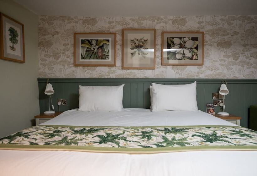 فندق Rockingham Arms By Greene King Inns