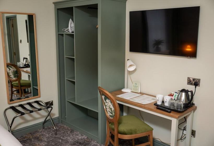 فندق Rockingham Arms By Greene King Inns