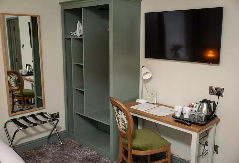 ホテル Rockingham Arms By Greene King Inns