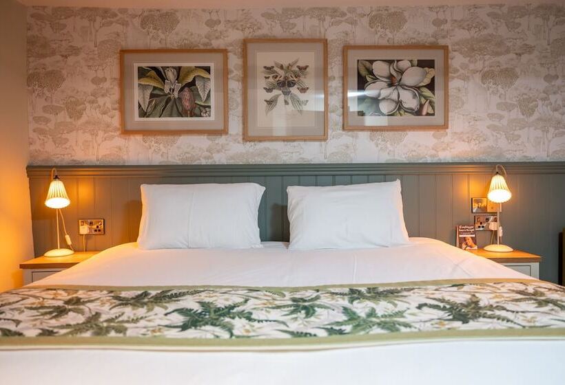 فندق Rockingham Arms By Greene King Inns