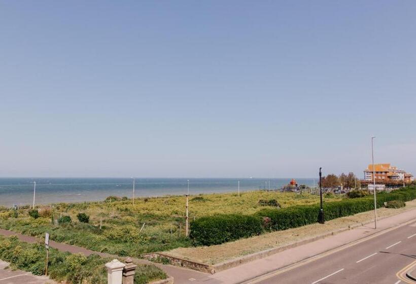 בית מלון כפרי Sherwood