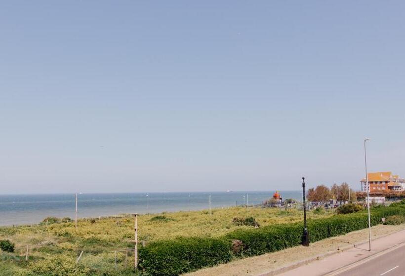 בית מלון כפרי Sherwood