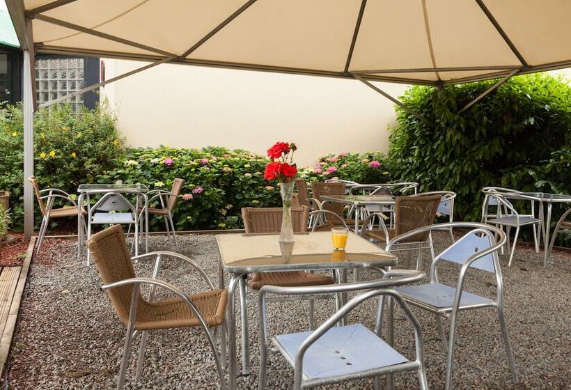 Отель Liberty Hôtel Rennes Ouest