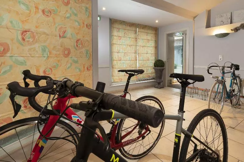 בית מלון כפרי The Originals Boutique, Hôtel De La Balance, Montbéliard