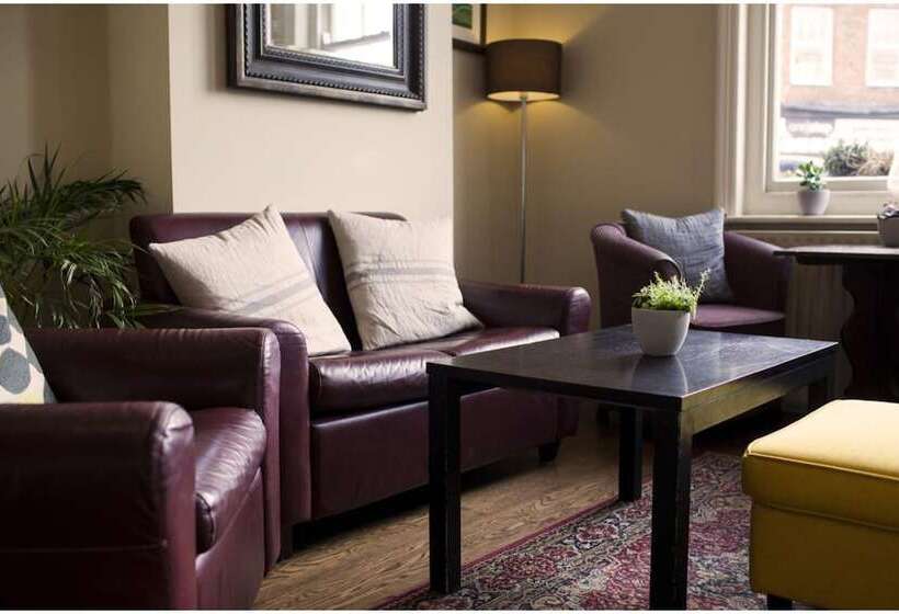 فندق The White Horse Inn