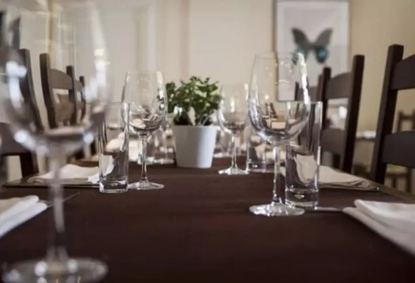 酒店 The White Horse Inn