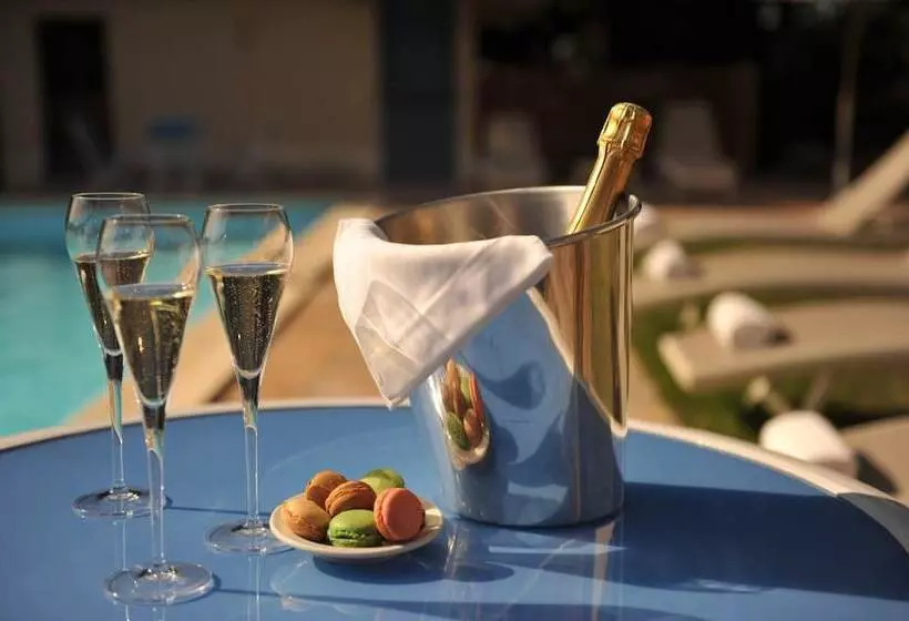 Logis Le Parc Hotel & Spa