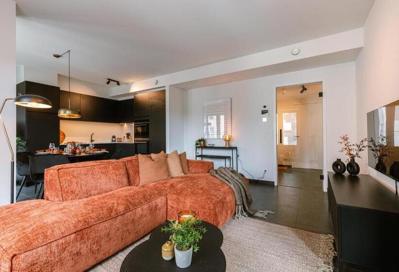 Cozy Apartment A Stone S Throw From The Beach