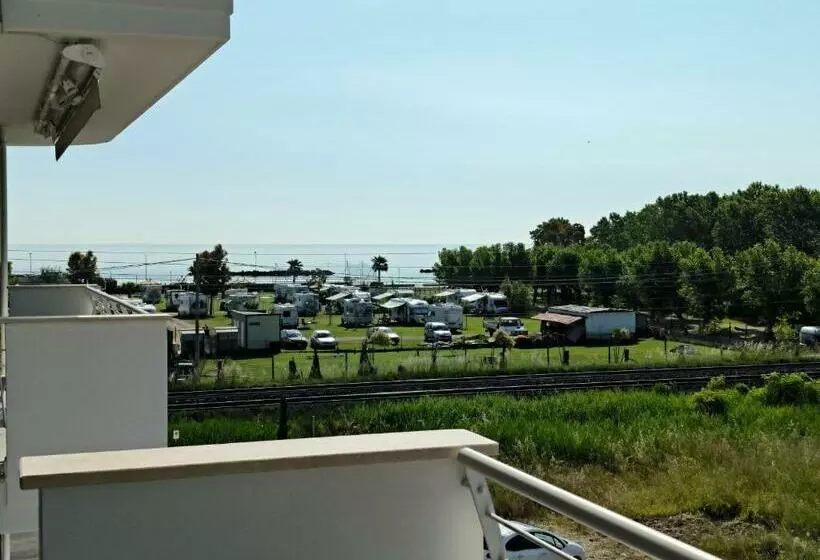 Lorenzo Al Mare