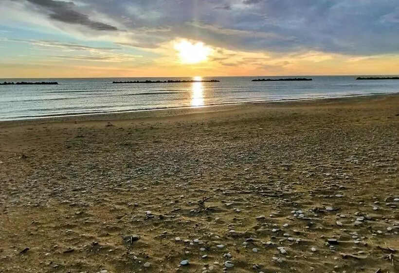 Lorenzo Al Mare