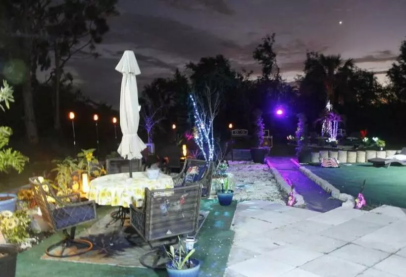 Private Heated Pool Sunshine Vacation Home