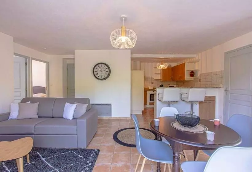 Superbe Appartement Avec Terrasse Et Vue Dégagée