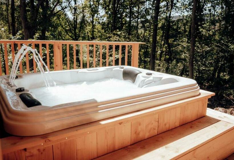 The Woodpecker Lodge