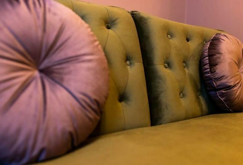 Veyron Apartments Part Of The V Group