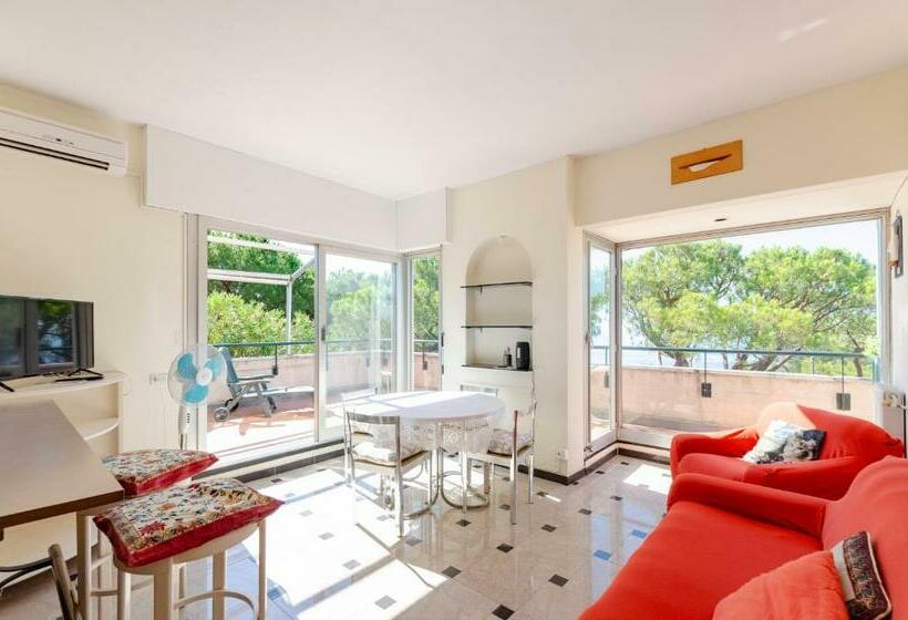 Altido Flat With Terrace & Sea View