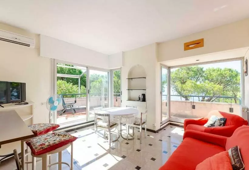 Altido Flat With Terrace & Sea View