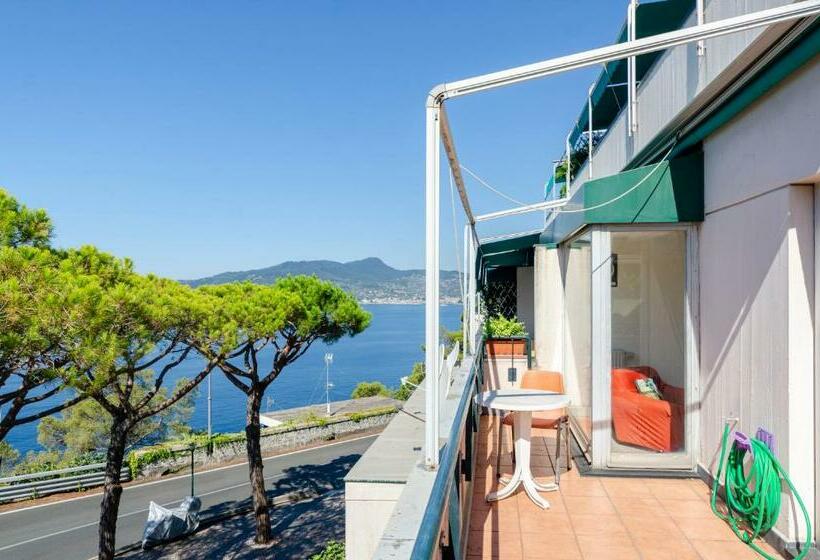 Altido Flat With Terrace & Sea View