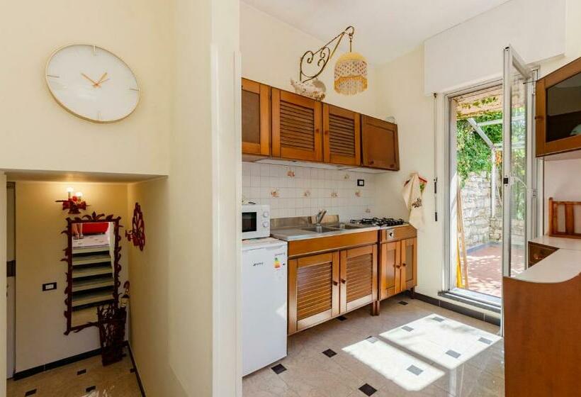 Altido Flat With Terrace & Sea View