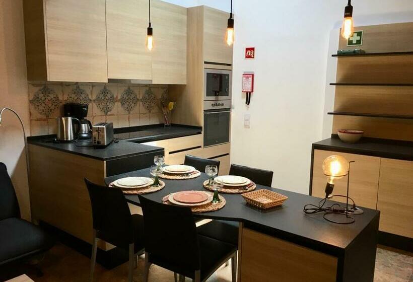 Casa Do Pátio Em Alcantarilha   Algarve