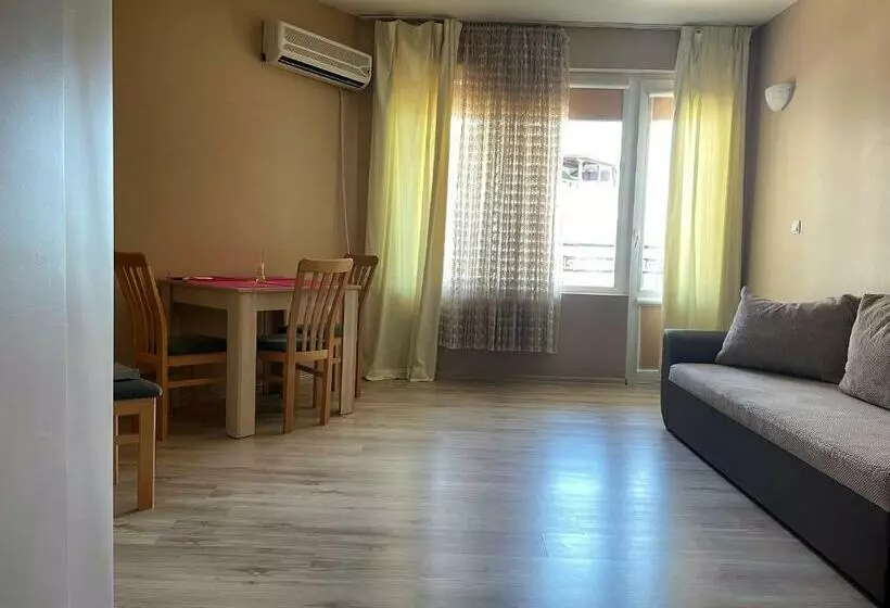 Cozy 1bd Apartment With A Lovely Sea View