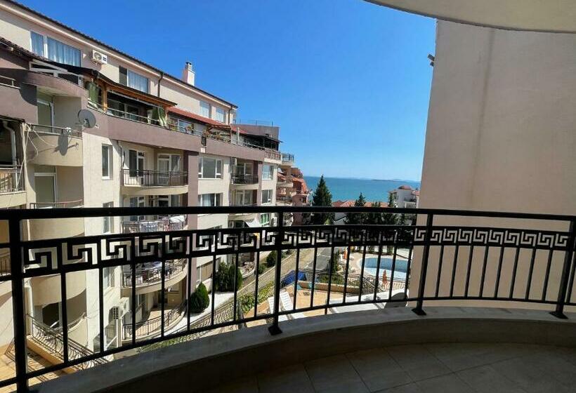 Cozy 1bd Apartment With A Lovely Sea View