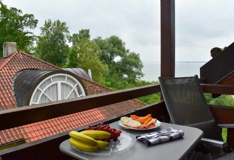 Ferienwohnungen Seerose & Seelilie