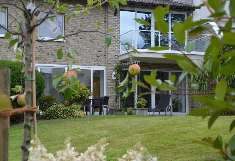 Großzügige Wohnung über 2 Ebene In Landschaftlich Schöner Lage Mit Gartenblick