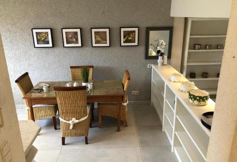 Großzügige Wohnung über 2 Ebene In Landschaftlich Schöner Lage Mit Gartenblick